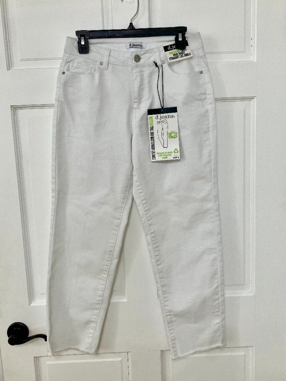 d. Jeans Straight Leg Size 6